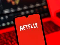  netflixs-ted-sarandos-and-greg-peters-downplay-warner-bros-discovery-merger-threat-we-have-been-more-builders-than-buyers 