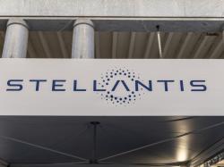  fire-at-key-ford-supplier-also-affects-rival-stellantis-as-automaker-shuts-down-warren-plant-over-parts-shortage-report 