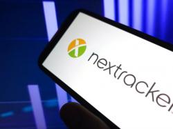 nextracker-keeps-winning-with-record-bookings-and-fresh-analyst-optimism