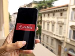 people-should-study-things-theyre-interested-in-airbnb-ceo-brian-chesky-warns-students-to-stop-fearing-ai-focus-on-timeless-skills