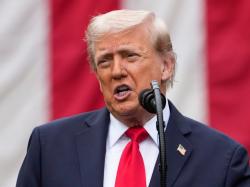  trump-offers-help-to-dilbert-creators-cancer-fight 