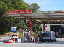  totalenergies-strikes-major-green-power-deal-with-data4-in-spain 