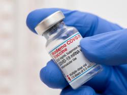  mrna-vaccine-maker-moderna-lowers-rd-spending-tightens-sales-forecast 