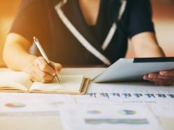  sap-stock-a-deep-dive-into-analyst-perspectives-4-ratings 