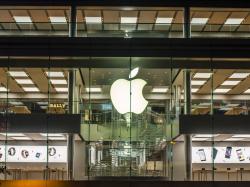  tim-cooks-potential-successor-chinas-iphone-17-demand-and-more-this-week-in-appleverse 