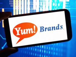  this-yum-brands-analyst-turns-bullish-here-are-top-5-upgrades-for-monday 