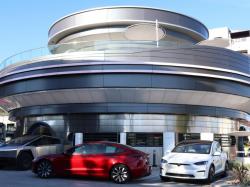  tesla-diner-chef-eric-greenspan-exits-ahead-of-major-changes-coming-to-the-elon-musk-linked-restaurant 