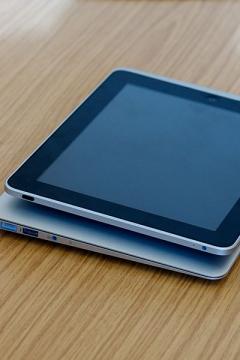 Apple's Giant iPad Slated For October