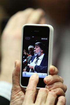 Carl Icahn Bought More Apple