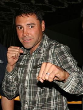 Oscar De La Hoya Vs. Floyd Mayweather Jr.
