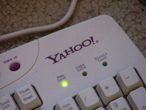 <p>Yahoo Promoted Mail Upgrade With Apple's iPhone And MacBook Pro