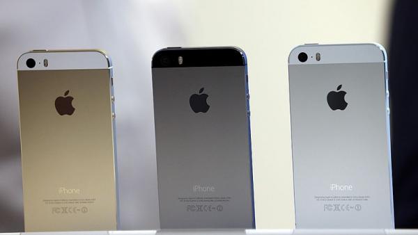 Apple Released The iPhone 5S To Massive Crowds