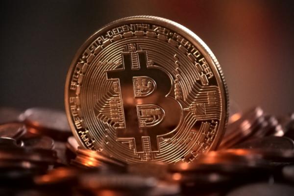 kriptovalūtas investīciju simulators nopelnīt naudu no bitcoin
