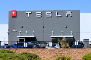 Mesa,,Az,-,Sept,08,2024:,Tesla,Ev,Cars,Parked