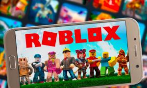 Roblox,At,Notebook,Screen,,Sao,Paulo,,Brazil,,11 - 10 - 2020.,Roblox,Is