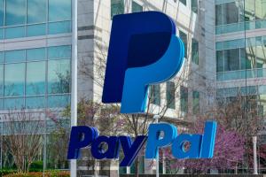 Paypal,Logo,And,Sign,In,Front,Of,Paypal,Holdings,Headquarters
