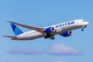 A United Airlines Boeing 787-9 Dreamliner takes off from Melbourne on September 7th 2024