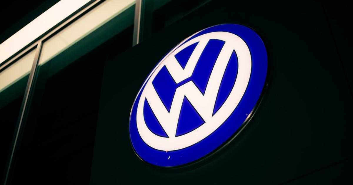Apple Inc.  (NASDAQ: AAPL), (VLKAF) – Volkswagen Chief says the company is not afraid of Apple Electric Car