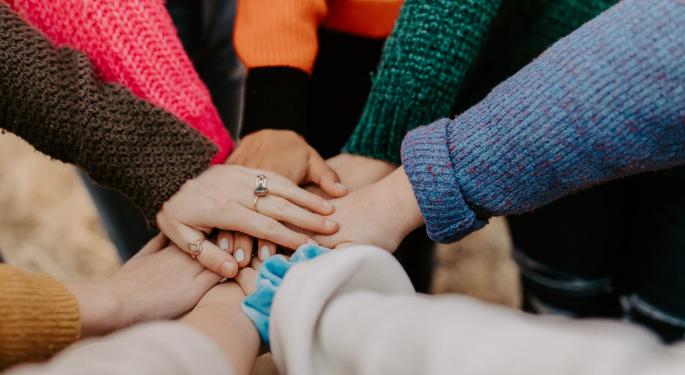 Community is Key to Recovery: 5 Celebrities Share How They've Navigated Sobriety