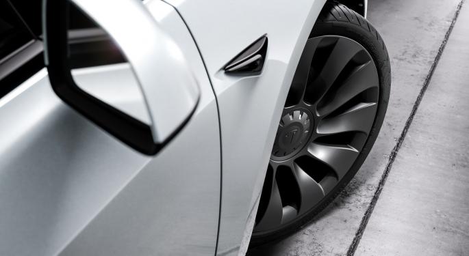Watch Tesla's New Sentry Mode Security Abilities in Action