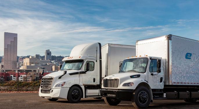 Daimler Trucks Sees Higher Orders But Lower Q3 Sales And Earnings