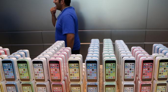 Apple Reduces iPhone 5C Orders By 50% From One Supplier