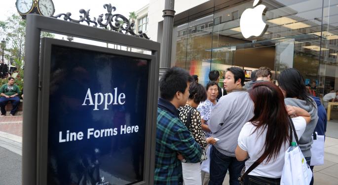 Did Apple Send Mixed Messages About Its Apple Watch Launch?