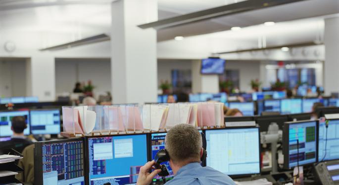 Expert Trader Sees Upside Potential At TD Ameritrade, Charles Schwab
