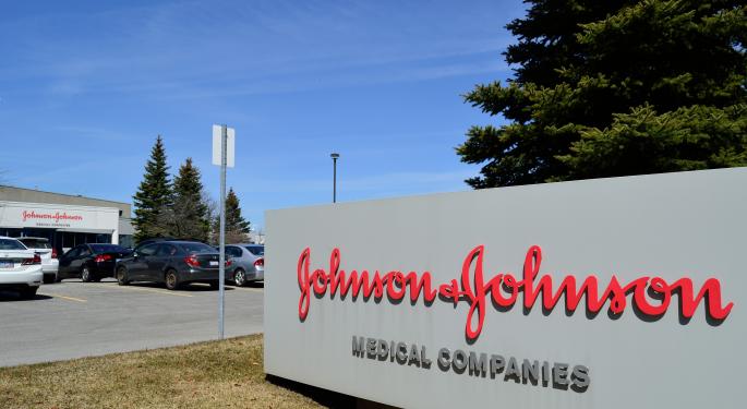 Johnson & Johnson Wins FDA Panel Backing For Nasal Spray Depression Drug; PDUFA Date Awaits