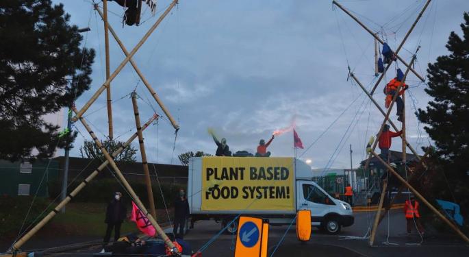 UK Activist Group Blocks 4 McDonald's Distribution Sites, Calls For Transition To Plant-Based Food