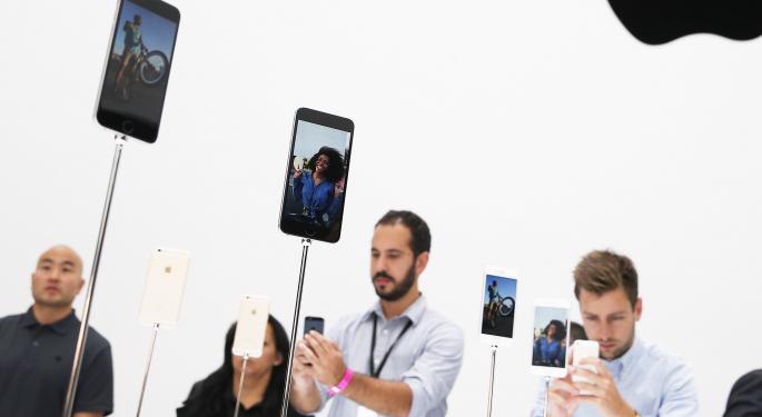 Apple's New iPhone 6 Commercials: What Does Twitter Think?