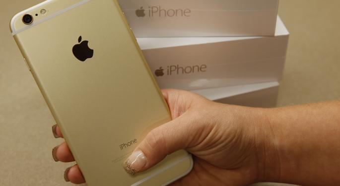 Is Apple's New Battery Replacement Plan Bad For The Environment?