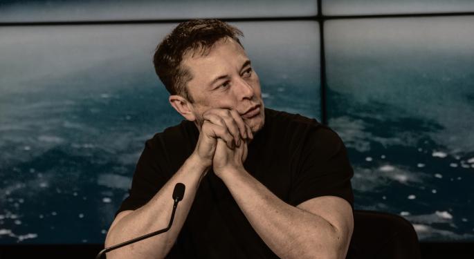 Un analista cree que Musk se hará billonario, pero no por Tesla