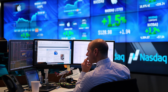 This Apple Trading Pattern Only Happened 2 Other Times In The Past 7 Years