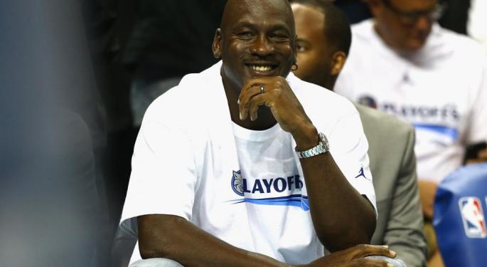 Michael Jordan Still Dominates Basketball 13 Years After Retirement