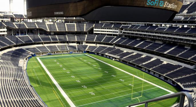 Apple App Store Analysis: FanDuel, DraftKings Surge Into The Top 25 Amid Super Bowl LVI