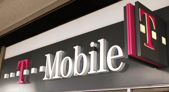 T-Mobile to Raise Nearly $2 Billion for Spectrum