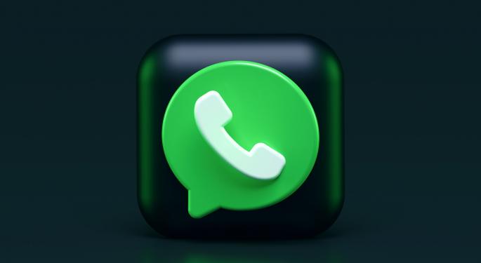 iPhone Users Of Facebook's WhatsApp To Get Colorful New Chat Bubbles, Disappearing Messages: Report