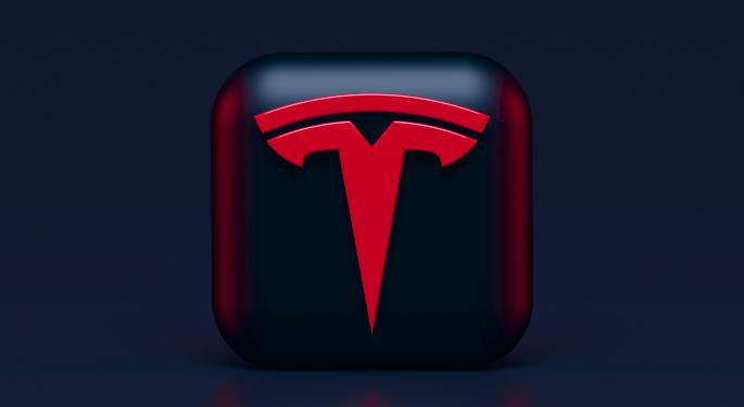 Tesla, vantaggio su rivali in termini di costo batterie EV