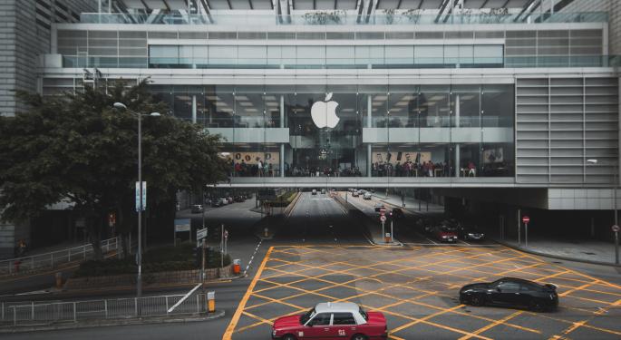 Unlike Tesla, Apple's Worth Based On Lifetime Value Of Customer Base — Cramer Sees 'Upside' In EV Foray
