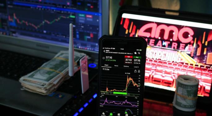 Why Bulls Shouldn't Be Concerned With Stock Sale By AMC Entertainment CEO