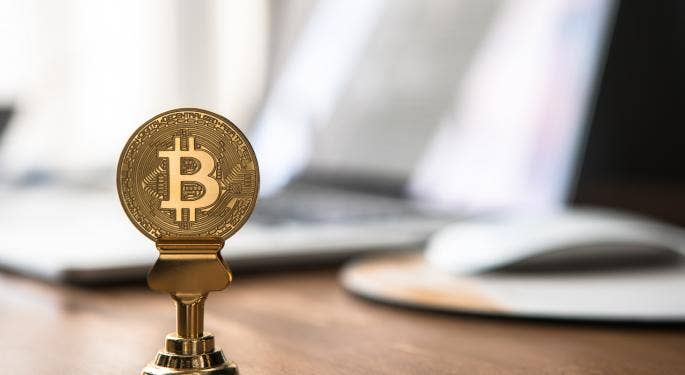 Bitcoin supera massimo storico e raggiunge quota $35.000
