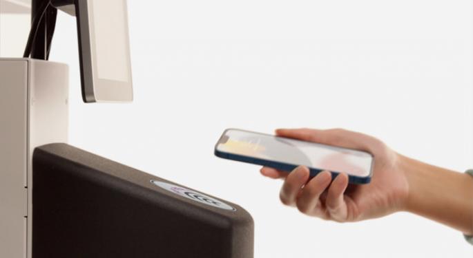 Apple Users In Arizona Can Now Store And Tap Their IDs On Digital Wallet To Clear Airport Security
