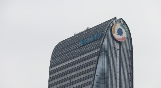 JD Tumbles 8% In Hong Kong As Tencent Cuts Stake, Hang Seng Extends Gains