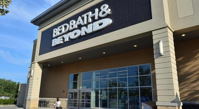 2 Analysts Downgrade Bed Bath & Beyond, Stock Still Pops 30%