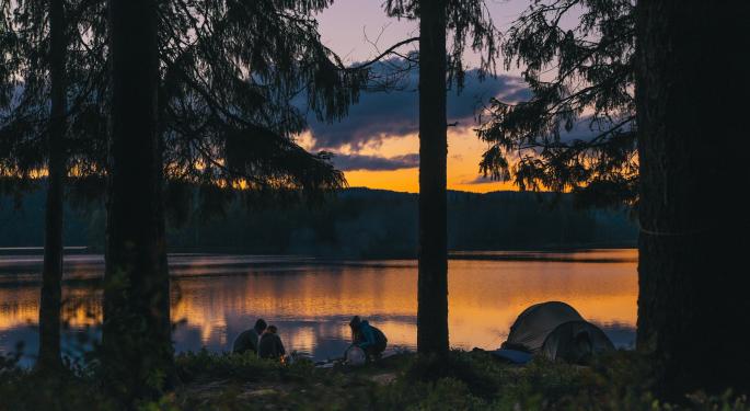 Camping World Story Weaves Tale Of Store Growth And Strong Management