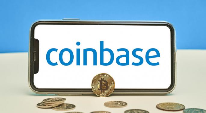 Why Coinbase Stock Could Break Above This Bearish Pattern Following Mastercard Partnership