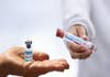 La UE considera aprobar de emergencia vacunas Covid-19
