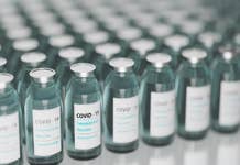 UK probará combinación de vacunas Pfizer y AstraZeneca