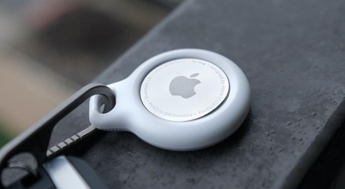 Mover Wanted To Spend Time With Girlfriend Instead Of Making A Delivery — Army Wife Armed With Apple's AirTags Had A Different Idea